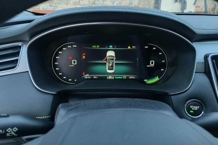 Used Roewe i6 MAX New Energy 2023 EV 420 Skyroof Special Edition Odometer Close Up