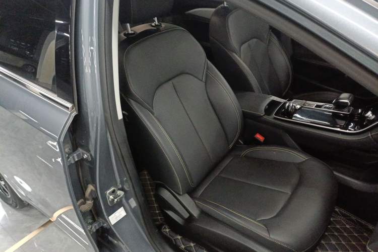Used Roewe i6 MAX New Energy 2023 EV 420 Skyroof Special Edition Right Front Seat