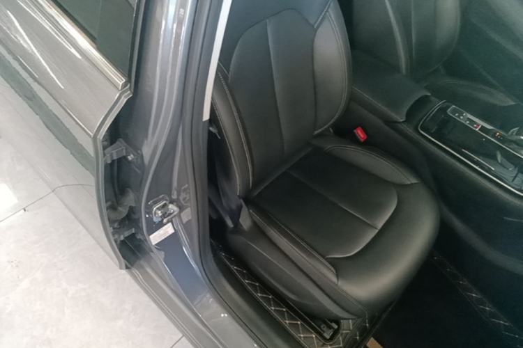 Used Roewe i6 MAX New Energy 2023 EV 420 Skyroof Special Edition Right Front Seat