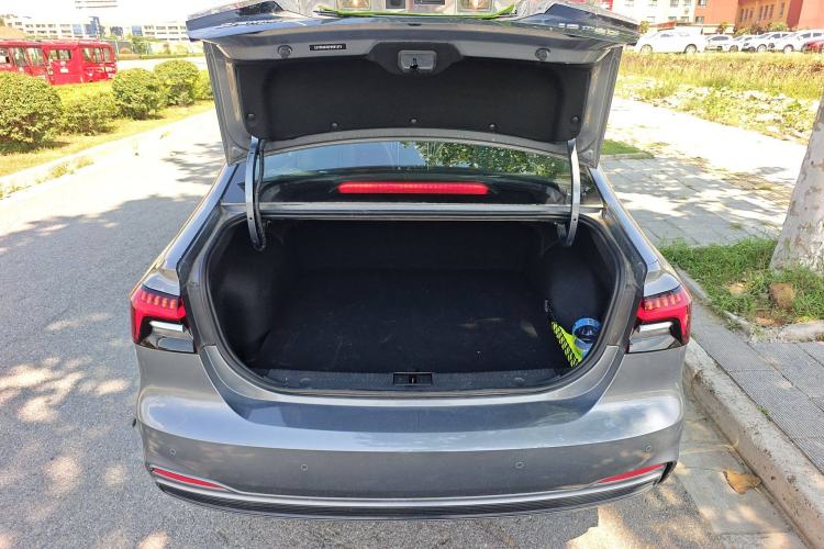 Used Roewe i6 MAX New Energy 2023 EV 420 Skyroof Special Edition Trunk