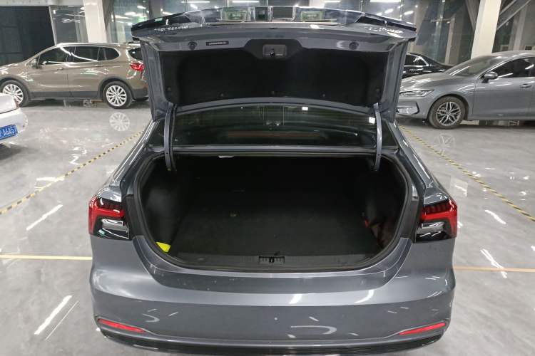 Used Roewe i6 MAX New Energy 2023 EV 420 Skyroof Special Edition Trunk