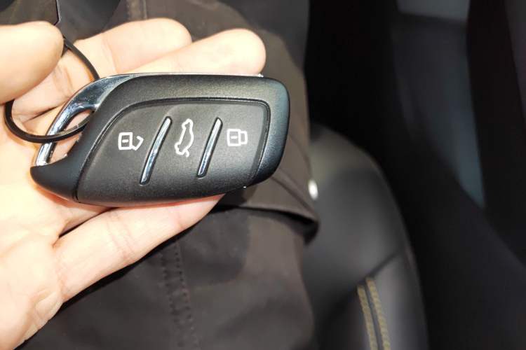 Used Roewe i6 MAX New Energy 2023 EV 500 Grand Touring Edition for Key Clients Vehicle Key