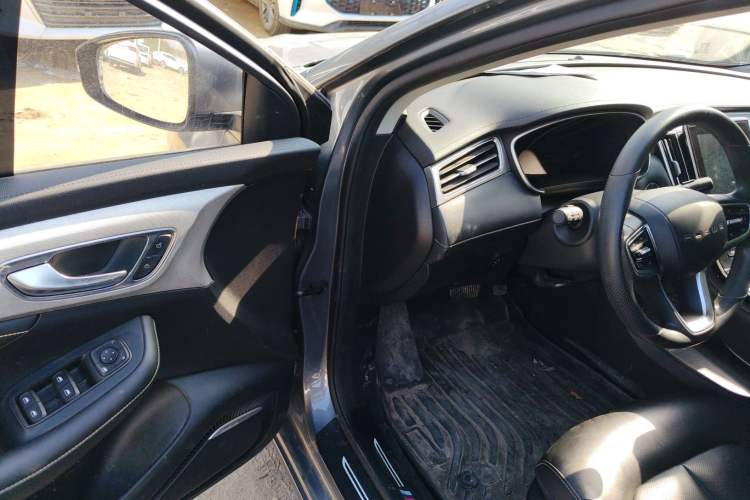 Used Roewe i6 MAX New Energy 2023 EV 500 Grand Touring Edition for Key Clients Driver Seat