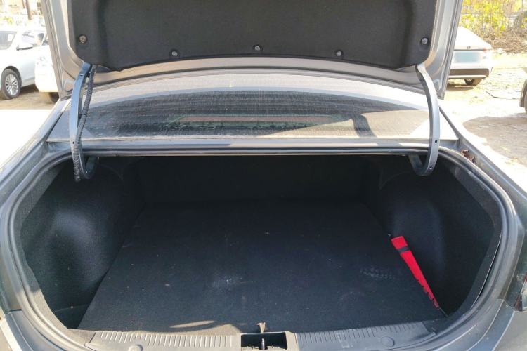 Used Roewe i6 MAX New Energy 2023 EV 500 Grand Touring Edition for Key Clients Trunk
