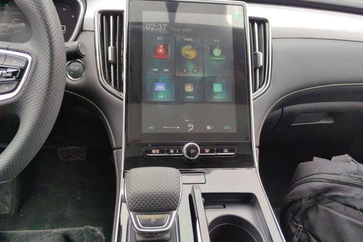 Used Roewe i6 MAX New Energy 2023 EV 420 Skyroof Special Edition Audio And AC Panel