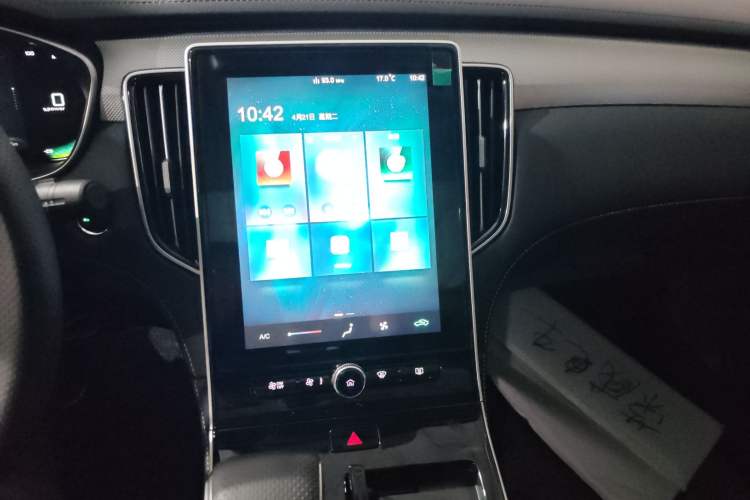 Used Roewe i6 MAX New Energy 2023 EV 420 Skyroof Special Edition Audio And AC Panel