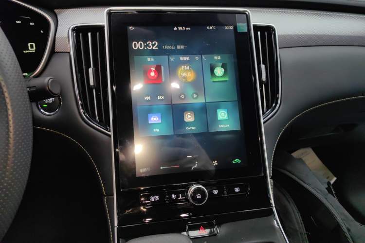 Used Roewe i6 MAX New Energy 2023 EV 420 Skyroof Special Edition Audio And AC Panel