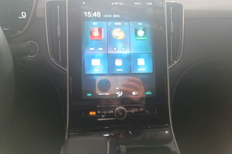 Used Roewe i6 MAX New Energy 2023 EV 420 Skyroof Special Edition Audio And AC Panel