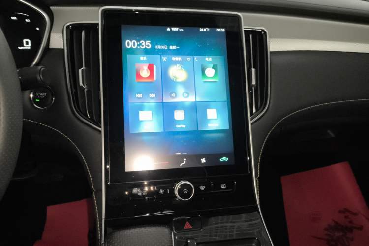 Used Roewe i6 MAX New Energy 2023 EV 420 Skyroof Special Edition Audio And AC Panel