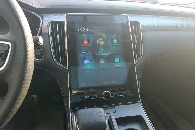 Used Roewe i6 MAX New Energy 2023 EV 420 Skyroof Special Edition Audio And AC Panel