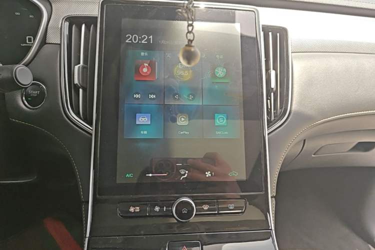 Used Roewe i6 MAX New Energy 2023 EV 420 Skyroof Special Edition Audio And AC Panel