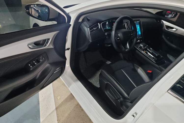 Used Roewe i6 MAX New Energy 2023 EV 420 Skyroof Special Edition Driver Seat