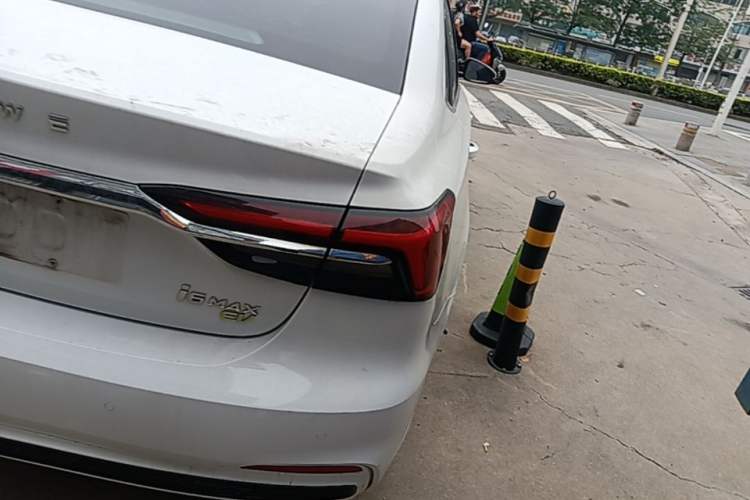 Used Roewe i6 MAX New Energy 2023 EV 420 Skyroof Special Edition Exterior 3