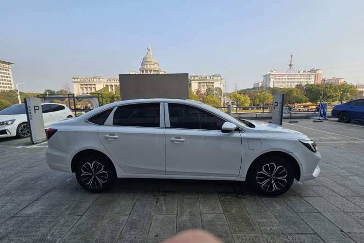 Used Roewe i6 MAX New Energy 2023 EV 420 Skyroof Special Edition Exterior 3