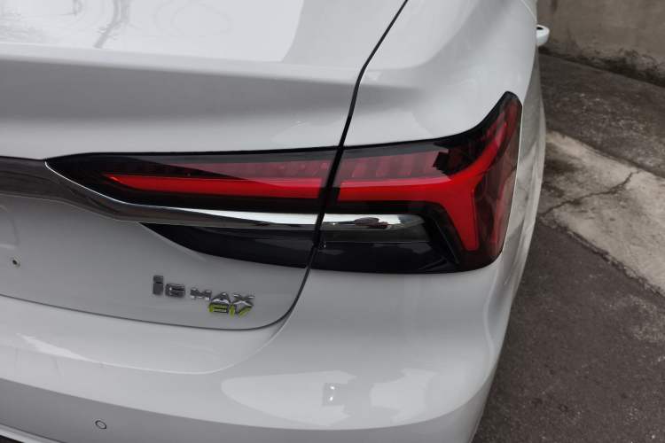 Used Roewe i6 MAX New Energy 2023 EV 420 Skyroof Special Edition Exterior 3