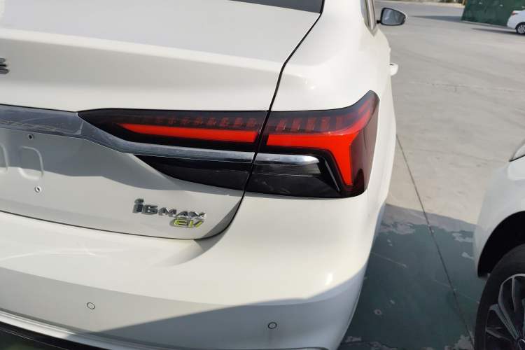 Used Roewe i6 MAX New Energy 2023 EV 420 Skyroof Special Edition Exterior 6