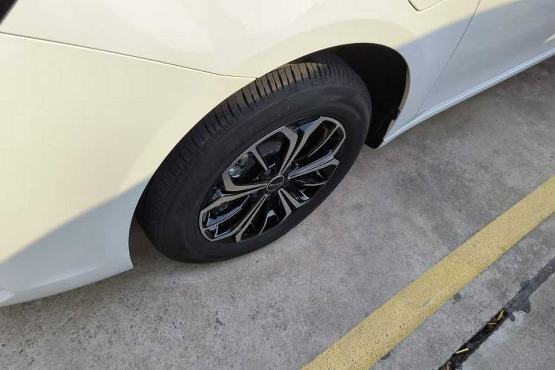 Used Roewe i6 MAX New Energy 2023 EV 420 Skyroof Special Edition Exterior 7