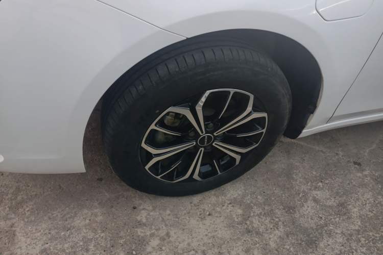 Used Roewe i6 MAX New Energy 2023 EV 420 Skyroof Special Edition Exterior 7