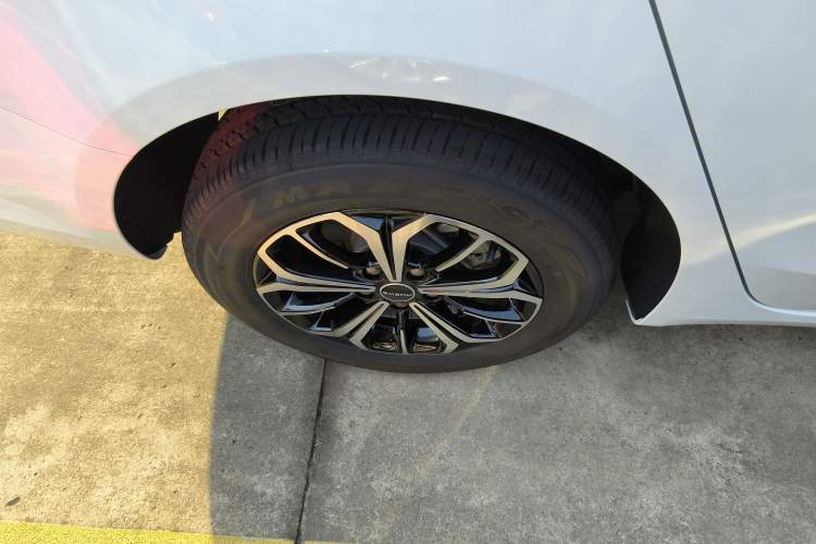 Used Roewe i6 MAX New Energy 2023 EV 420 Skyroof Special Edition Exterior 8