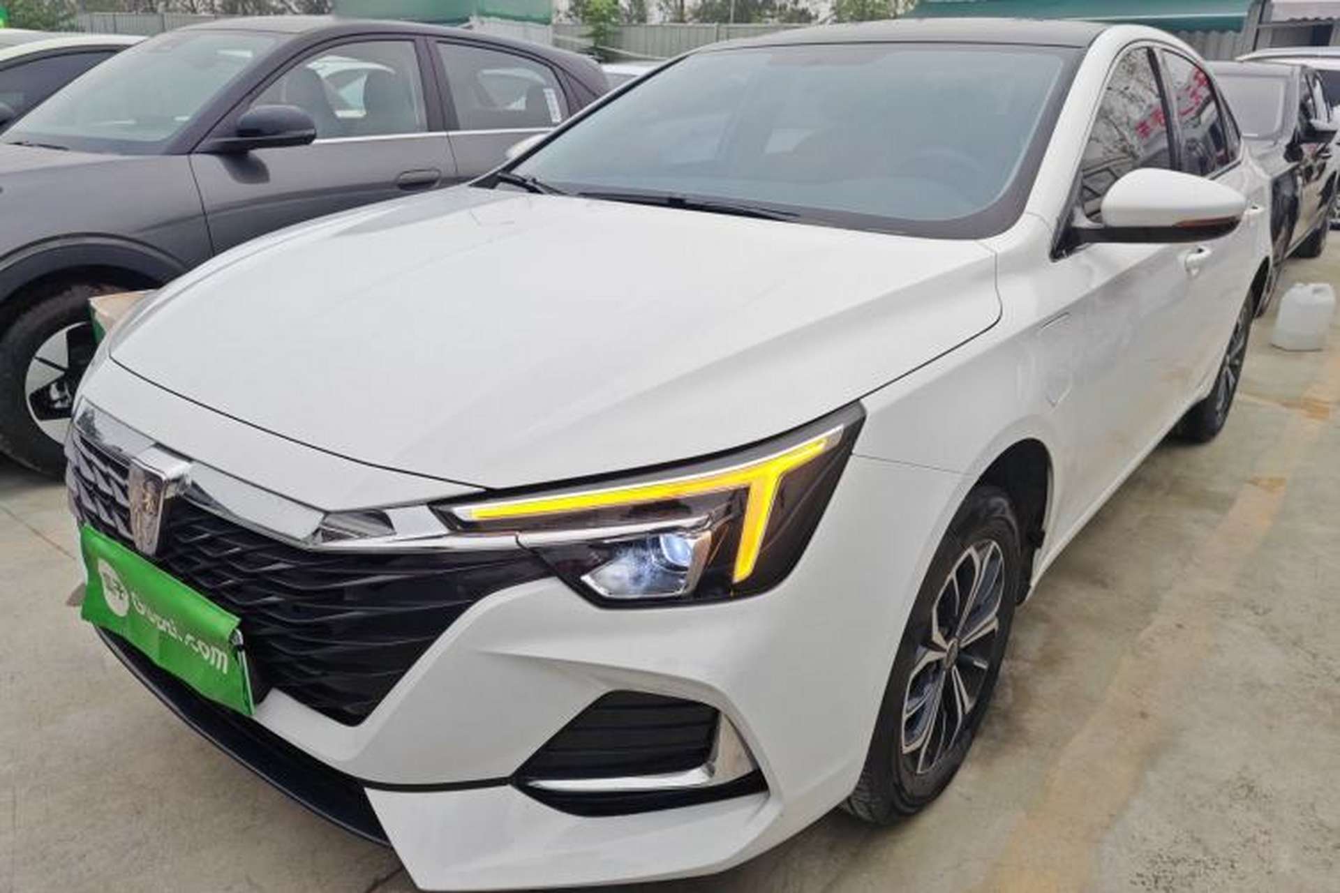 Used Roewe i6 MAX New Energy 2023 EV 420 Skyroof Special Edition Front Left 45 Deg