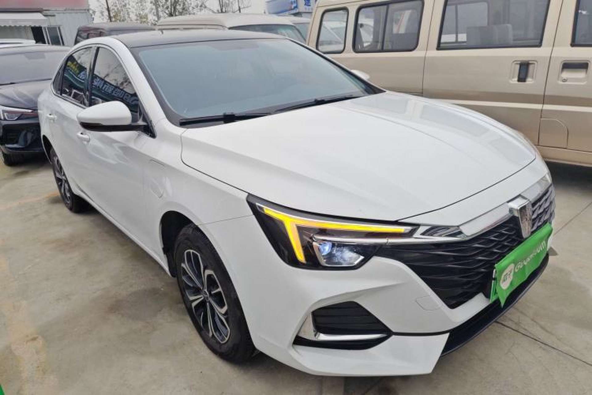 Used Roewe i6 MAX New Energy 2023 EV 420 Skyroof Special Edition Front Right 45 Deg