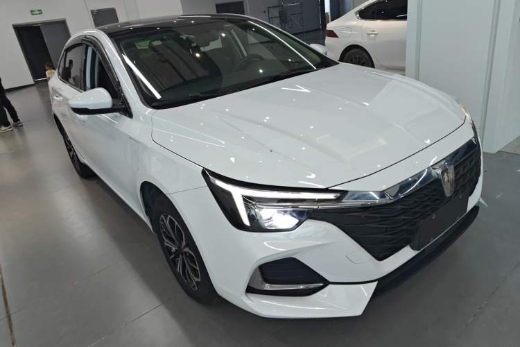 Used Roewe i6 MAX New Energy 2023 EV 420 Skyroof Special Edition Front Right 45 Deg