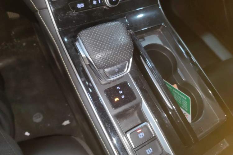 Used Roewe i6 MAX New Energy 2023 EV 420 Skyroof Special Edition Gear Lever