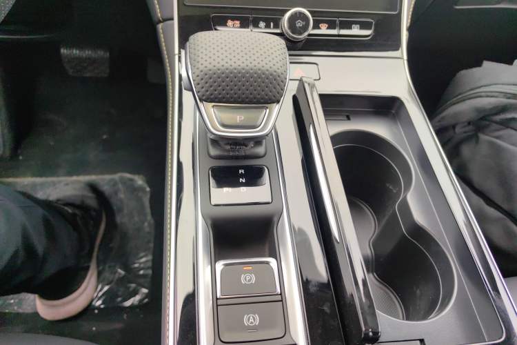 Used Roewe i6 MAX New Energy 2023 EV 420 Skyroof Special Edition Gear Lever