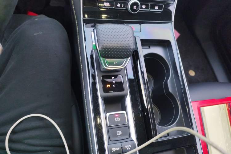 Used Roewe i6 MAX New Energy 2023 EV 420 Skyroof Special Edition Gear Lever