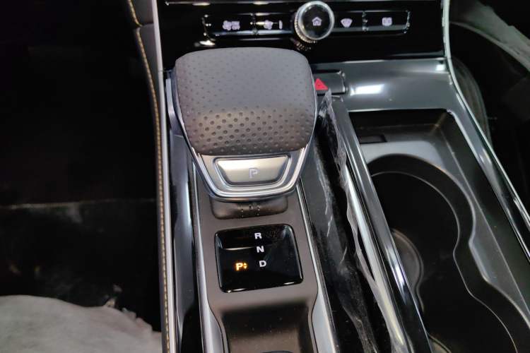 Used Roewe i6 MAX New Energy 2023 EV 420 Skyroof Special Edition Gear Lever