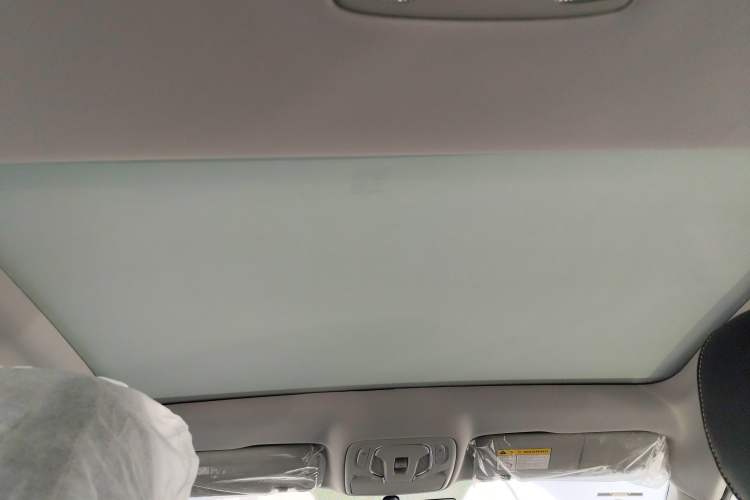 Used Roewe i6 MAX New Energy 2023 EV 420 Skyroof Special Edition Headliner