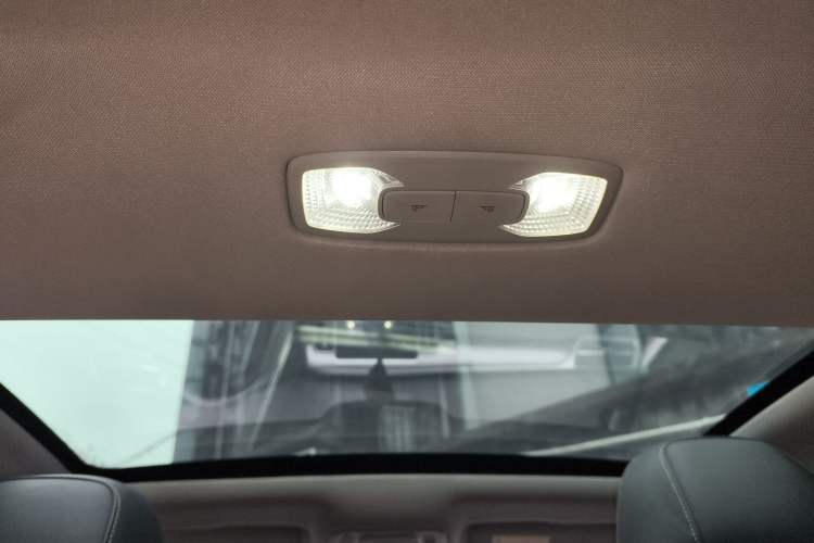 Used Roewe i6 MAX New Energy 2023 EV 420 Skyroof Special Edition Headliner