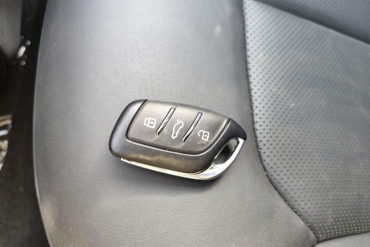 Used Roewe i6 MAX New Energy 2023 EV 420 Skyroof Special Edition Interior 1