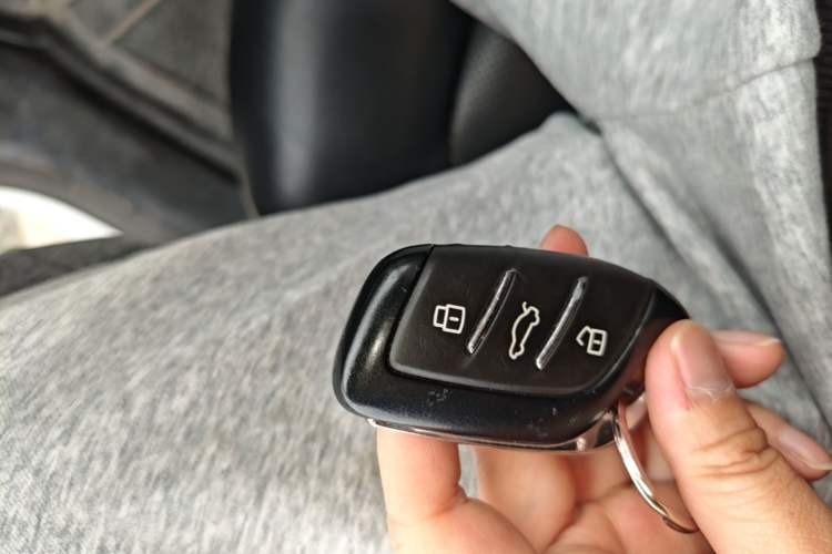 Used Roewe i6 MAX New Energy 2023 EV 420 Skyroof Special Edition Interior 1