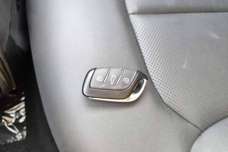 Used Roewe i6 MAX New Energy 2023 EV 420 Skyroof Special Edition Interior 1