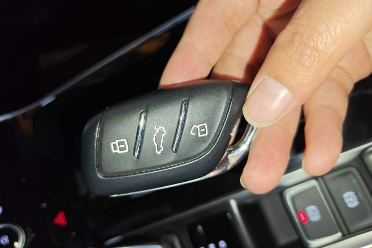 Used Roewe i6 MAX New Energy 2023 EV 420 Skyroof Special Edition Interior 1