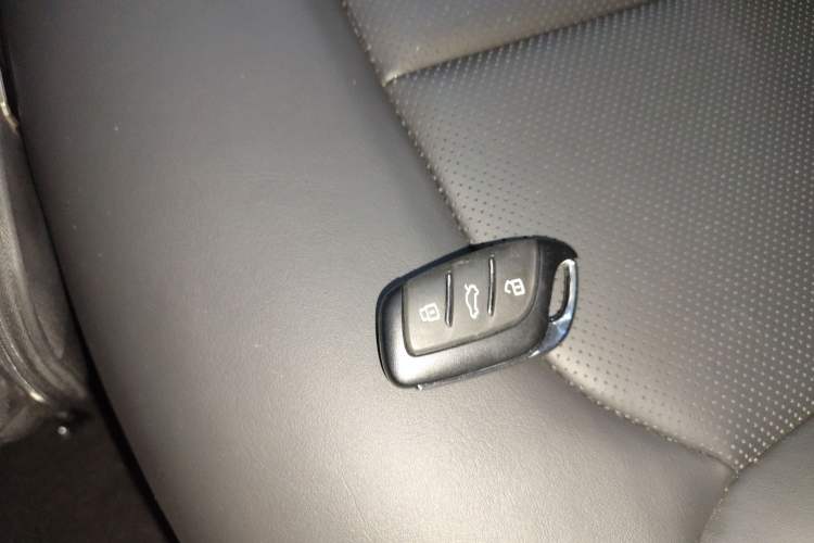 Used Roewe i6 MAX New Energy 2023 EV 420 Skyroof Special Edition Interior 1