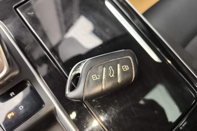 Used Roewe i6 MAX New Energy 2023 EV 420 Skyroof Special Edition Interior 1