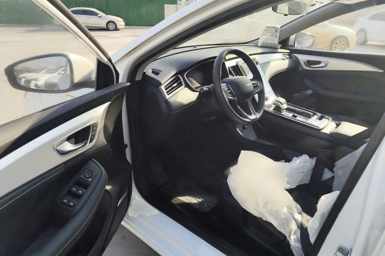 Used Roewe i6 MAX New Energy 2023 EV 420 Skyroof Special Edition Interior 3