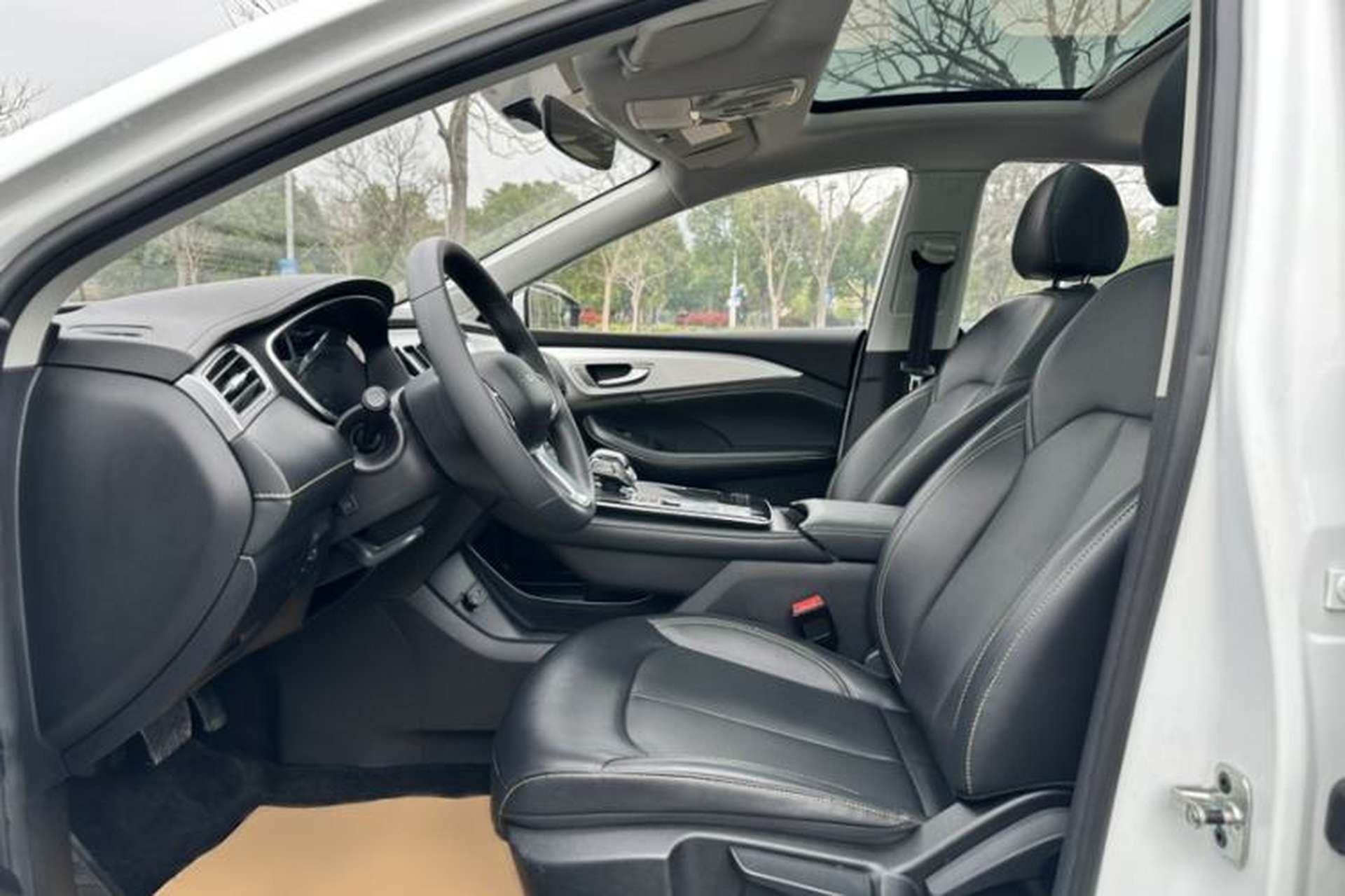 Used Roewe i6 MAX New Energy 2023 EV 420 Skyroof Special Edition Interior 3