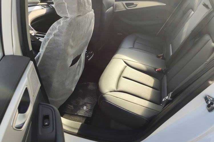 Used Roewe i6 MAX New Energy 2023 EV 420 Skyroof Special Edition Interior 4