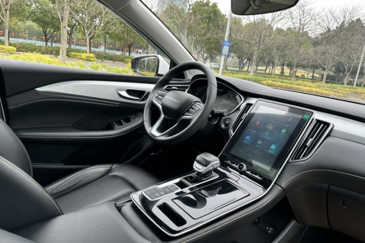 Used Roewe i6 MAX New Energy 2023 EV 420 Skyroof Special Edition Interior 4