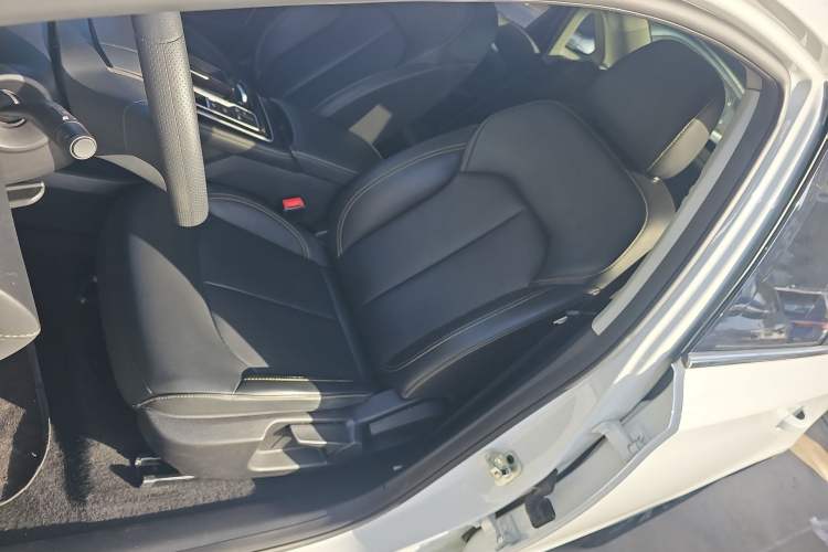Used Roewe i6 MAX New Energy 2023 EV 420 Skyroof Special Edition Left Front Seat