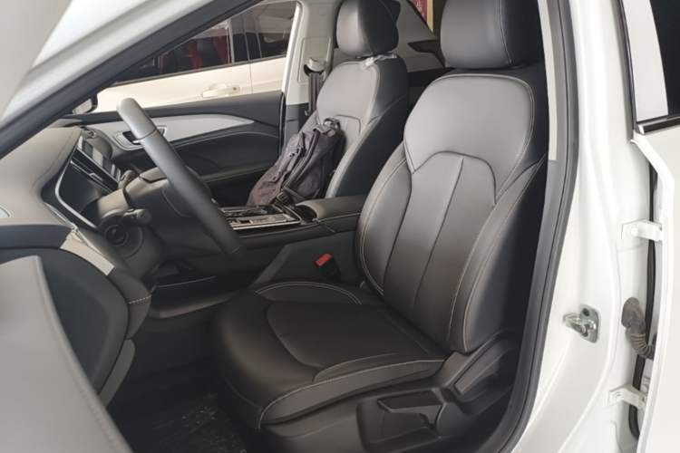 Used Roewe i6 MAX New Energy 2023 EV 500 Grand Touring Edition for Key Clients Left Front Seat