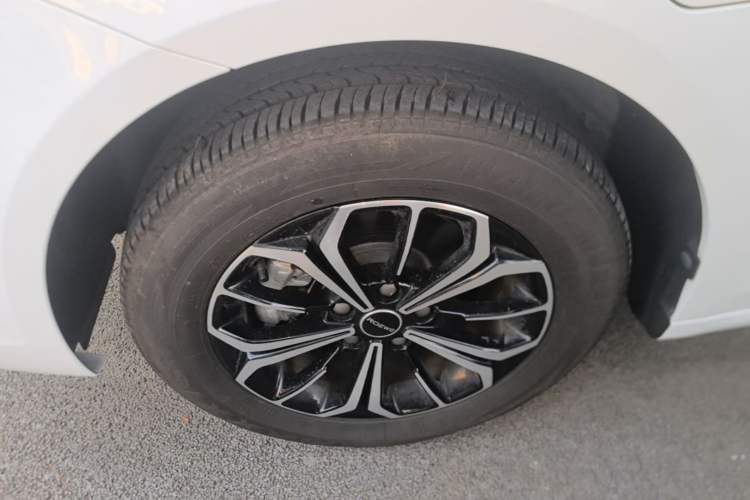 Used Roewe i6 MAX New Energy 2023 EV 420 Skyroof Special Edition Left Front Wheel Hub