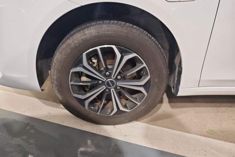 Used Roewe i6 MAX New Energy 2023 EV 420 Skyroof Special Edition Left Front Wheel Hub