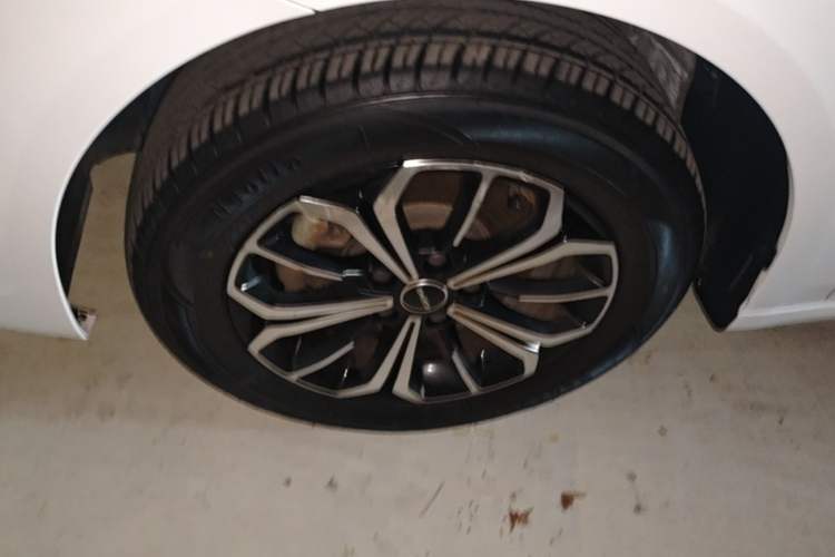 Used Roewe i6 MAX New Energy 2023 EV 420 Skyroof Special Edition Left Front Wheel Hub