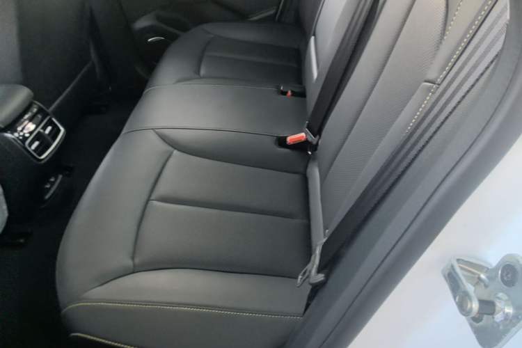Used Roewe i6 MAX New Energy 2023 EV 420 Skyroof Special Edition Left Rear Seat
