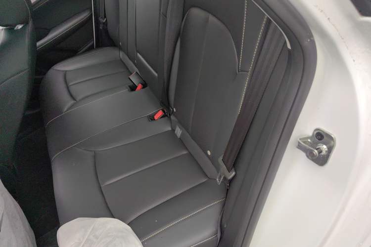 Used Roewe i6 MAX New Energy 2023 EV 420 Skyroof Special Edition Left Rear Seat