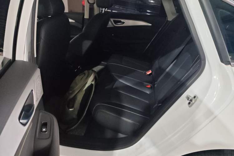 Used Roewe i6 MAX New Energy 2023 EV 420 Skyroof Special Edition Left Rear Seat